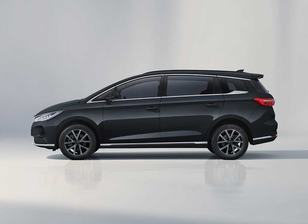 Harga BYD M6 di Serpong