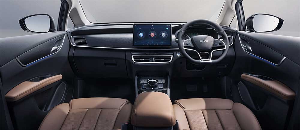 Harga BYD M6 di Serpong
